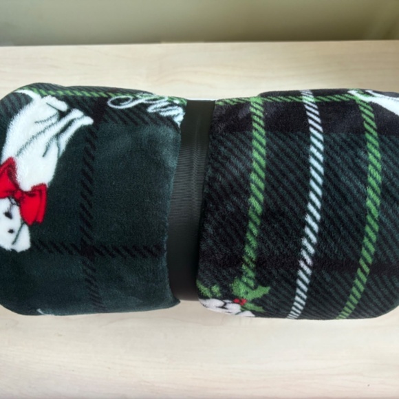 November Sale! Beautiful New Pink by Victoria's Secret Green Plaid Puppy Throw - Picture 3 of 4